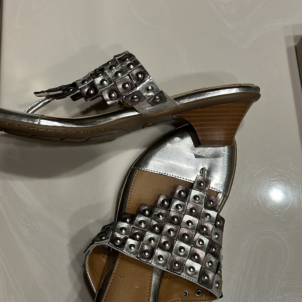 Eurosoft by Sofft Sandals 8.5 Medium - Picture 6 of 6